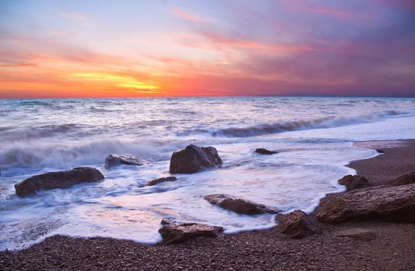 Pôr do sol no mar no verão — Fotografia de Stock