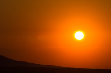 Dağlarda gün batımı