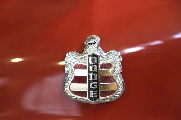 Logotipo del coche vintage "Dodge Mayfair" 1953 año —  Fotos de Stock