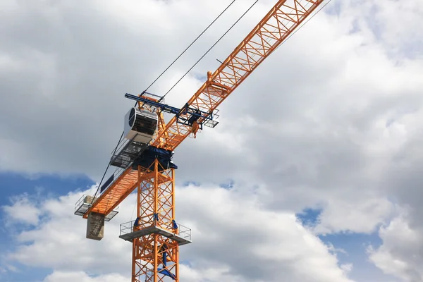 Orange Crane In Front Of Sky and Clouds — Stock Photo, Image