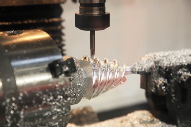 Torna tezgahı, cnc freze tezgahı 