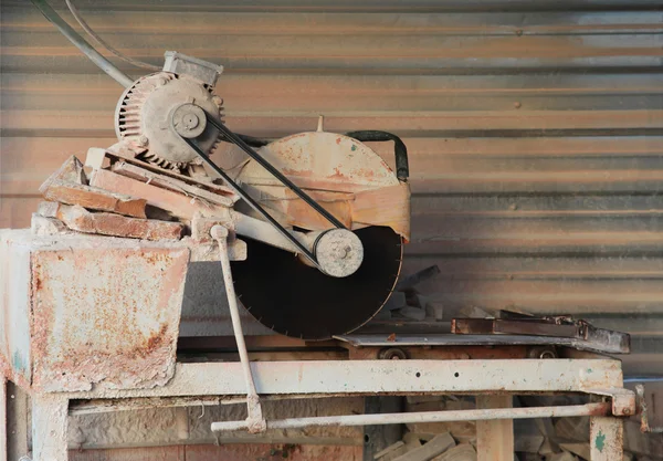 A máquina de corte de pedra — Fotografia de Stock