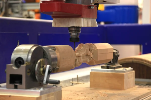 木製部品をフライス加工 — ストック写真