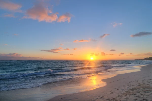 Tramonto riflesso sull'oceano — Foto Stock