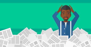 Gazeteler yığını erkekte.