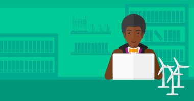 laptop çalışan adam.