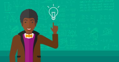 Ampul işaret eden adam.