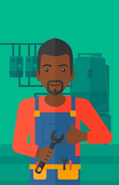 Somun anahtarı ile neşeli repairer.