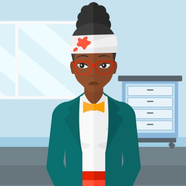 Kadın yaralı kafa ile.