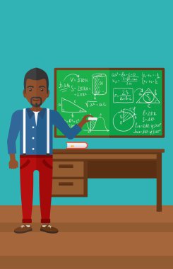 Tebeşir elinde olan adam.