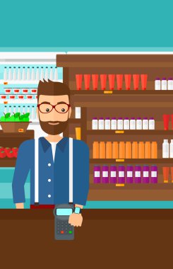 Adam akıllı dikkat ile ödeme.