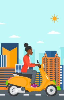 Scooter süren kadın..