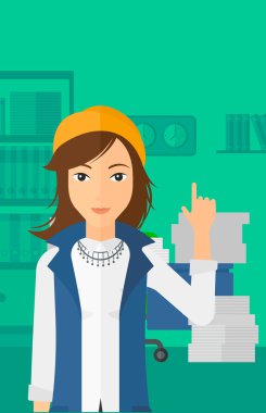 İş kadını onun işaret parmağı ile işaret eden oktan yukarı.