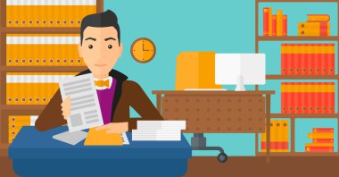 İK Yöneticisi dosyaları denetleme.