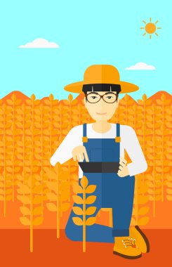 Tablet bilgisayarda alan adamla.