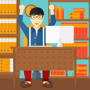 Ofiste çalışan adam..