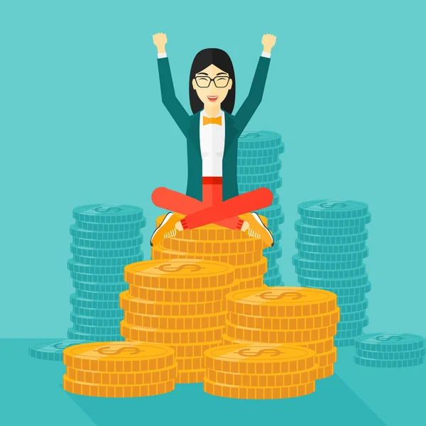 Mujer de negocios feliz sentado en monedas . — Vector de stock