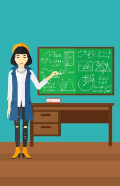 Elinde tebeşir kadınla.