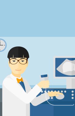 Erkek ultrason uzmanı.