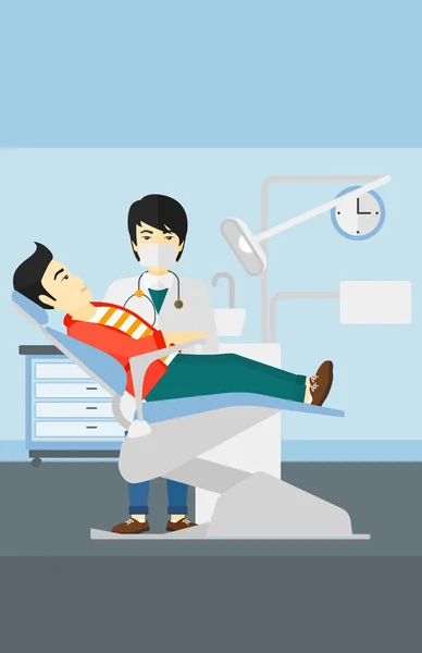 Dentista y hombre en silla de dentista . — Vector de stock