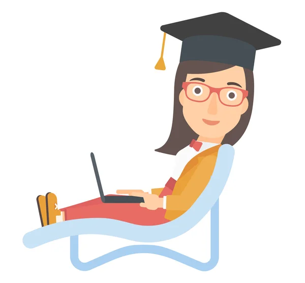 Graduado acostado en chaise lounge con portátil . — Vector de stock