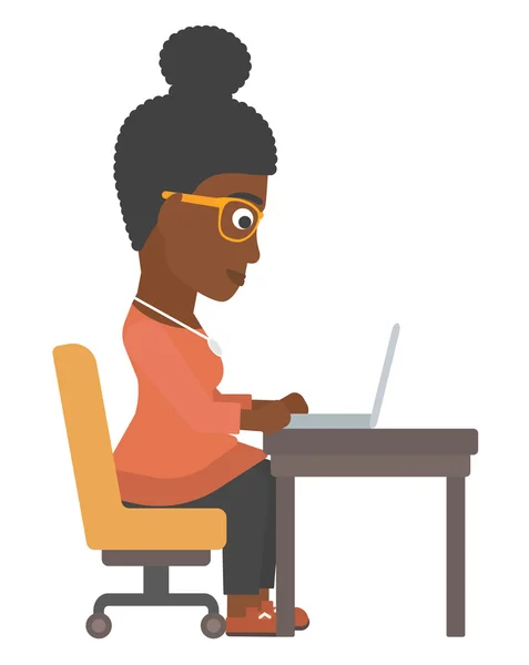 Kvinna som arbetar på laptop. — Stock vektor