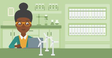 laptop çalışan kadın.