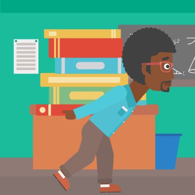 yığın kitap olan adam.