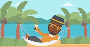 Hamakta ürpertici adam.