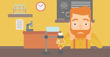 Adam kafasını tutarak çaresizlik içinde.