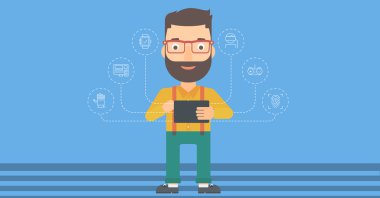 tablet bilgisayar tutan adam.