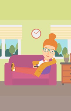 kanepede yatan kadın.