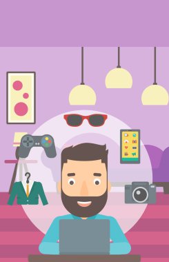 Onun laptop kullanma online alışveriş dostum.