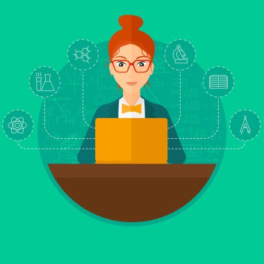 laptop ile okuyan kadın.