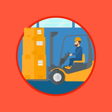 Forklift kamyon ile yük taşıma alt depo.