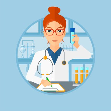 Çalışan laboratuvar asistanı.