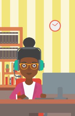 video oyunu oynayan kadın.