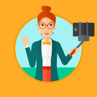 Kadın selfie çekiyor..