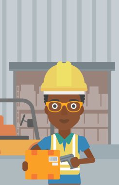 İşçi tarama barkod kutusu üzerinde ambar.