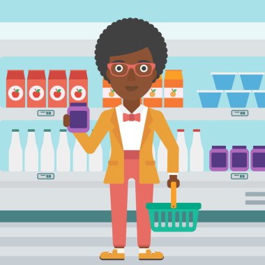 Müşteri alışveriş sepetine ve tüp krem.