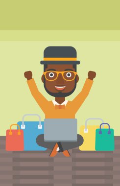 Onun laptop kullanma online alışveriş dostum.