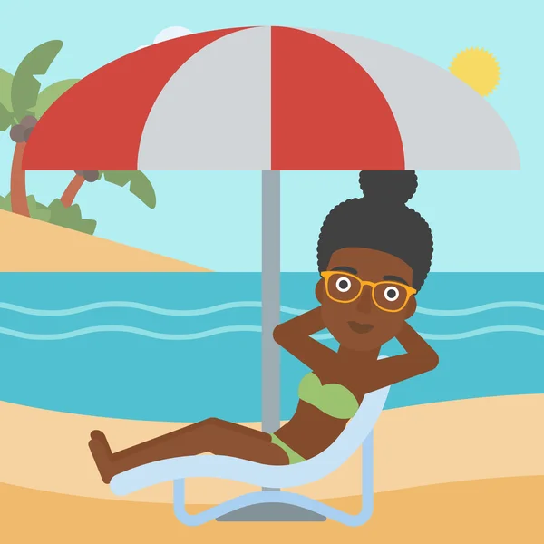 Mujer relajante en la playa silla vector ilustración . — Vector de stock