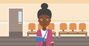 Kolu kırık kadın yaralandı.