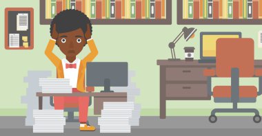 Umutsuzluk içinde iş kadını ofiste oturan.