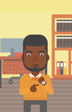 Kızgın işadamı kol saati işaret.