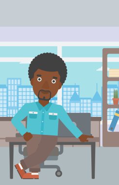 ofiste ayakta işadamı.