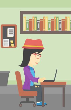 onu laptop çalışma iş kadını.