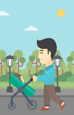 Babası onun Bebek arabasındaki bebek ile yürüme.