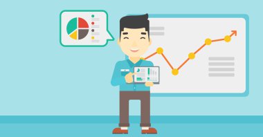 Bir dizüstü bilgisayarda rapor sunma işadamı.