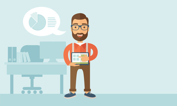 Человек держит планшет
